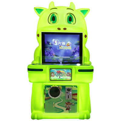 Une vache mignonne, un joueur, un gros poisson qui mange des petits poissons, une machine à 19 pouces.